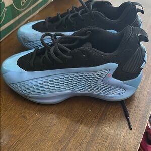 Anthony Edward’s Basketball Shoes